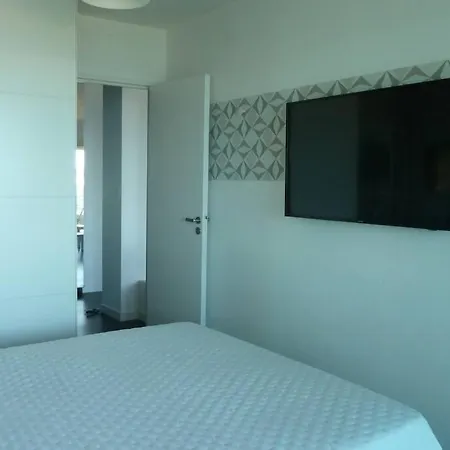 Front De - Emplacement Prise - T2 Moderne Et Climatise - A Pied Appartement Bandol