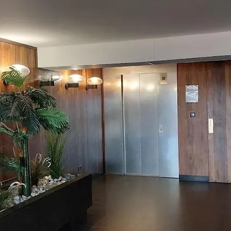 Front De - Emplacement Prise - T2 Moderne Et Climatise - A Pied Bandol