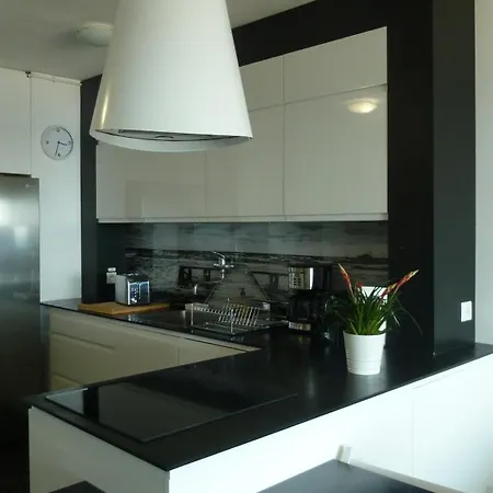 Front De - Emplacement Prise - T2 Moderne Et Climatise - A Pied Bandol