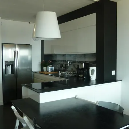 Front De - Emplacement Prise - T2 Moderne Et Climatise - A Pied * Bandol