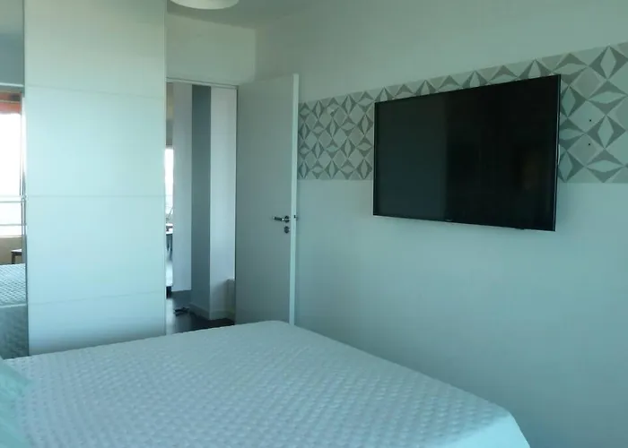 Front De - Emplacement Prise - T2 Moderne Et Climatise - A Pied Apartment Bandol